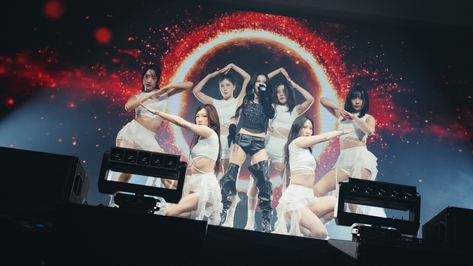 솔라, 아시아 투어 홍콩 공연 성료...'파워풀↔감성' 무대 선사