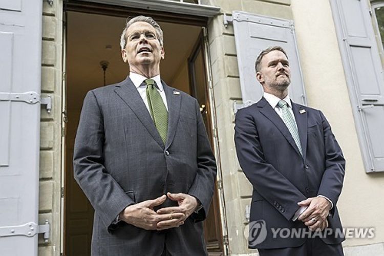 스콧 베선트 미국 재무장관(왼쪽)과 제이미슨 그리어 미무역대표부(USTR) 대표